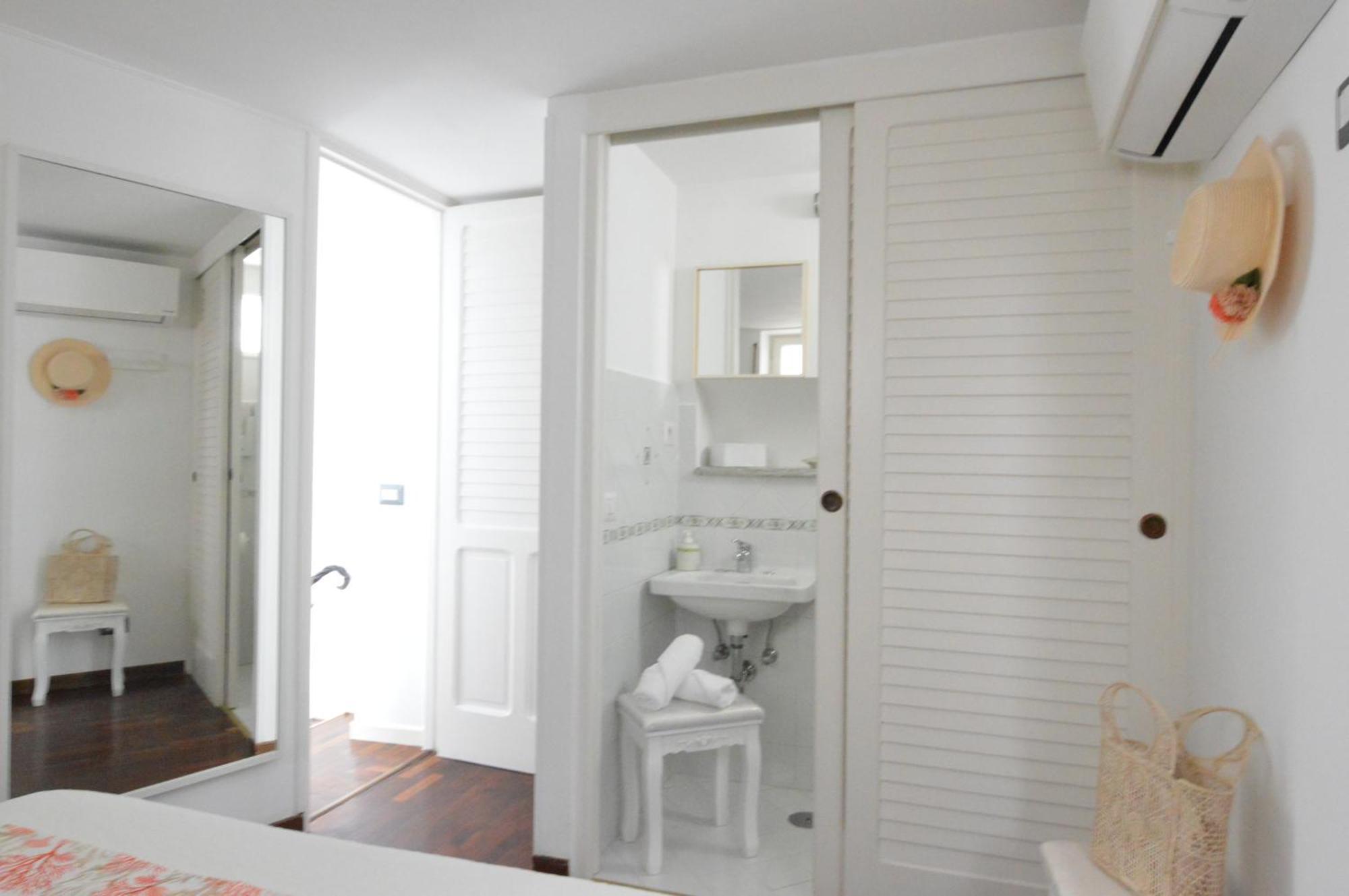 Holiday home Donna Rosa - Charming House By The Sea *